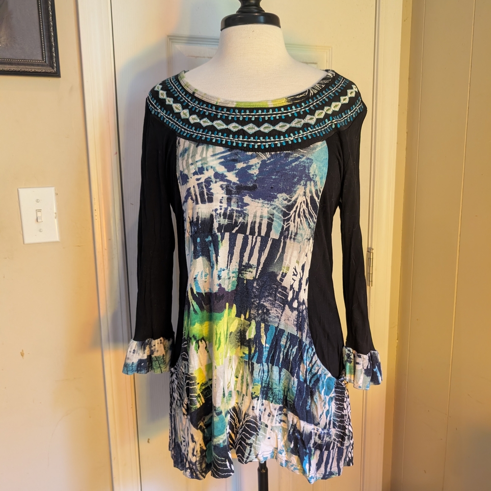 Parsley & Sage Blue and Green Top W/ Pockets